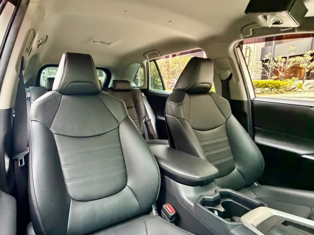 Toyota  RAV4  第4張相片