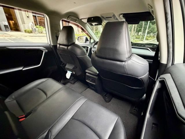 Toyota  RAV4  第6張相片