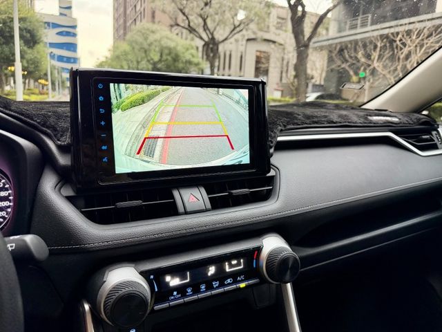 Toyota  RAV4  第7張相片