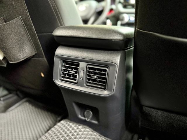 Toyota  RAV4  第8張相片
