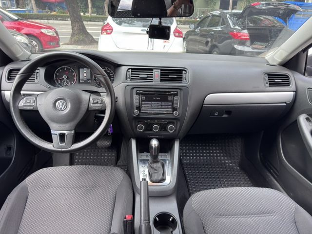 Volkswagen 福斯  Jetta  第3張相片