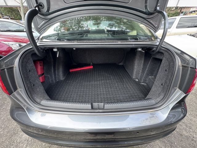 Volkswagen 福斯  Jetta  第7張相片