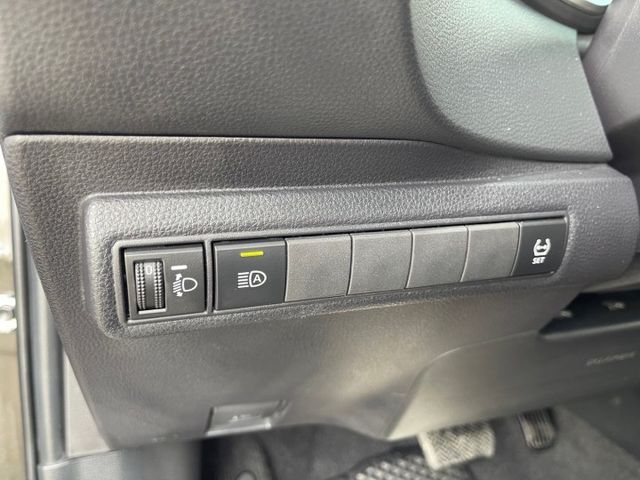 豪華 方向盤快控鍵/跟車/定速/車道偏離警示/車道維持/防滑  第6張相片