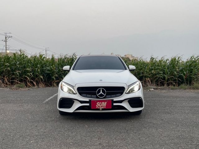 4Matic 免鑰匙/摸門/雙區恆溫/全景天窗/盲點/柏林之音/倒車顯影/手寫板/定速/雙前電熱椅  第2張相片