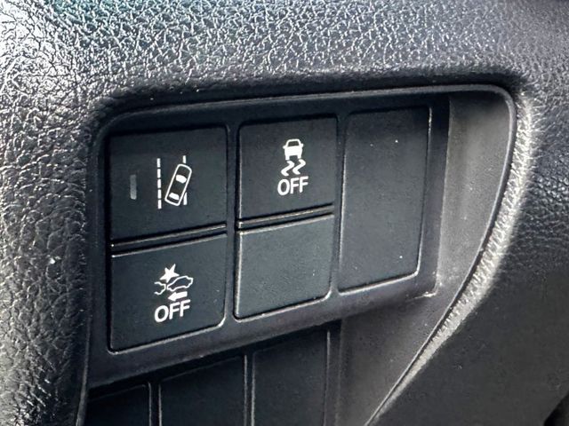 VTi-S IKEY/車道偏移/預警碰撞/側邊輔助影像/倒車顯影/後座出風口/車道維持/多功能螢幕  第8張相片