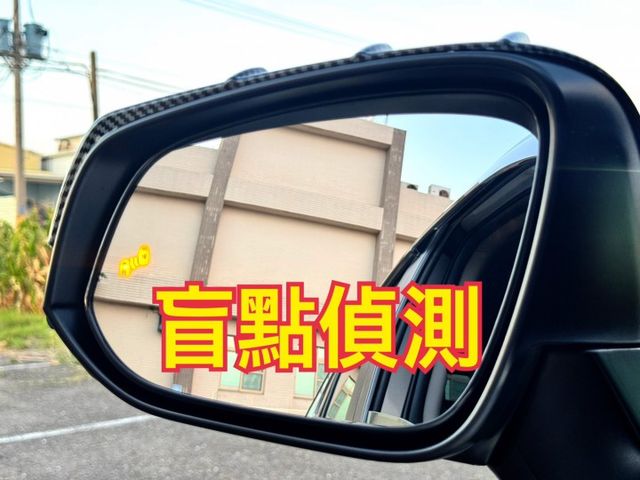 跑3萬而已唷~ 變形蟲方向盤/超級大吋安卓機/卡夢飾版/空力套件/IKEY/電動椅/盲點/環景/定速/車道偏移  第13張相片