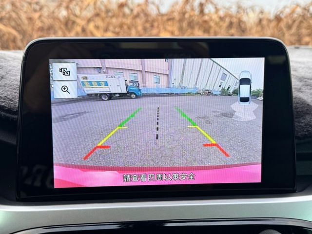 免鑰匙/方向盤快控鍵/分區溫控/盲點/後座出風口/定速/倒車顯影/防滑  第7張相片