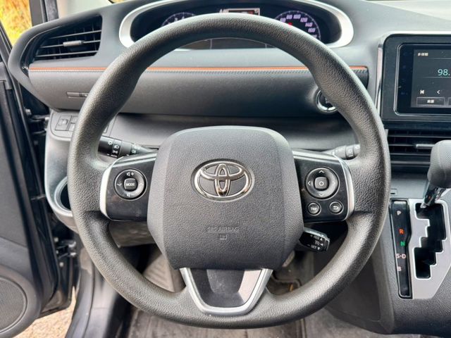 ( 5人座 ) 單邊電動滑門/預警系統/車道偏移/盲點/定速/防滑/車前雷達/音響快控鍵/倒車顯影  第5張相片