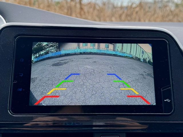 ( 5人座 ) 單邊電動滑門/預警系統/車道偏移/盲點/定速/防滑/車前雷達/音響快控鍵/倒車顯影  第9張相片