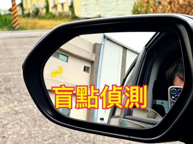 ( 5人座 ) 單邊電動滑門/預警系統/車道偏移/盲點/定速/防滑/車前雷達/音響快控鍵/倒車顯影  第10張相片