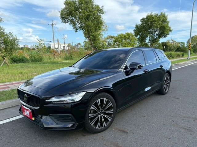 (輕油電) V60 B3  HK高階音響/跟車/盲點/電尾門/360環景/雙電動椅  第1張相片