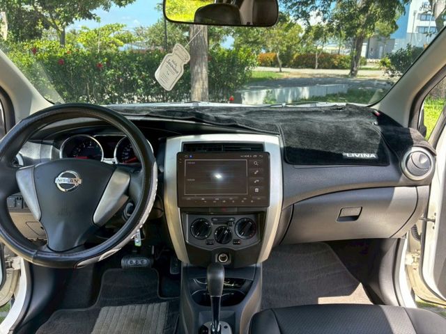 ( 內裝乾淨.皮椅很新 ) 車頂行李架/後座分離倒覆/倒車顯影/導航  第3張相片