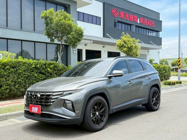 ( GLT-A )免鑰匙/摸門/雙區恆溫/電尾門/跟車/車道維持/盲點偵測/多功能方向盤/換檔撥片/自動停車  第1張相片