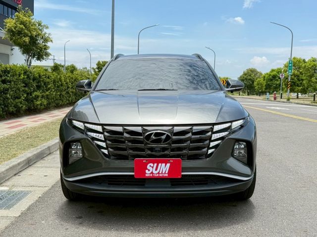 ( GLT-A )免鑰匙/摸門/雙區恆溫/電尾門/跟車/車道維持/盲點偵測/多功能方向盤/換檔撥片/自動停車  第2張相片