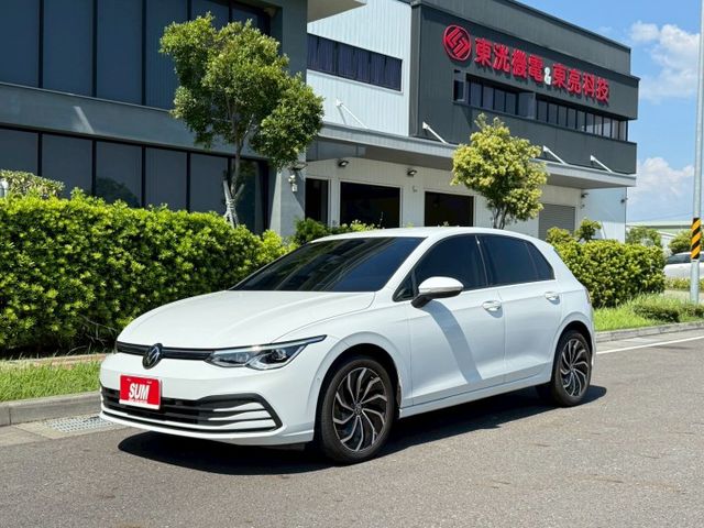 ( 230 eTSI ) 免鑰匙啟動/摸門解鎖/雙區恆溫/跟車/車道維持/盲點/雙區恆溫/氛圍燈/倒車顯影  第1張相片