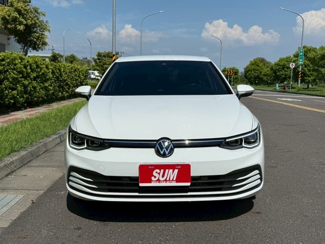 ( 230 eTSI ) 免鑰匙啟動/摸門解鎖/雙區恆溫/跟車/車道維持/盲點/雙區恆溫/氛圍燈/倒車顯影  第2張相片