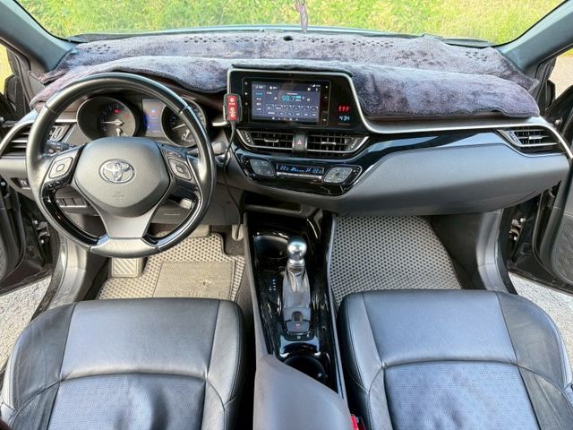 ( 豪華版 )方向盤快控鍵/免鑰匙啟動/摸門解鎖/雙區恆溫/倒車顯影/電熱椅/倒車顯影/定速  第3張相片