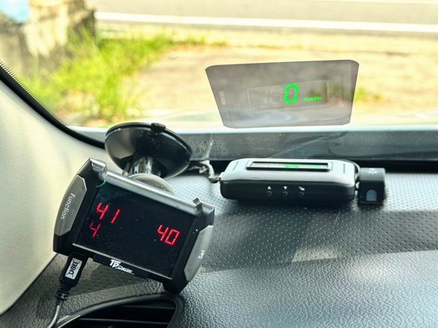 車頂行李架/抬頭顯示器/胎壓偵測/恆溫空調/導航/後座分離倒覆  第8張相片