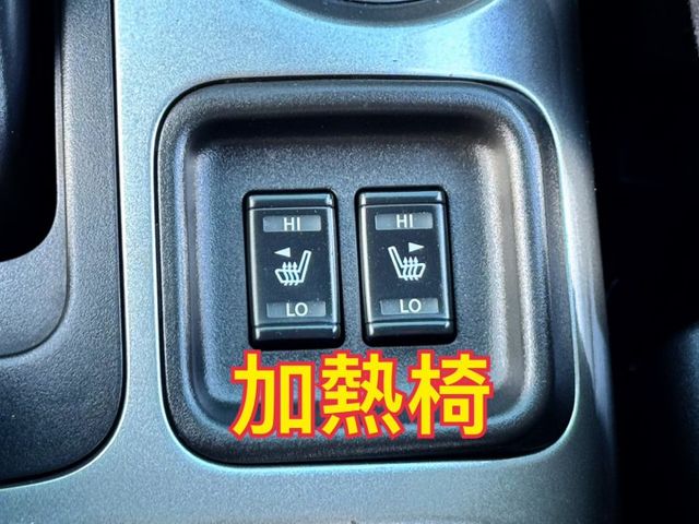 免鑰匙/加熱椅/恆溫空調/倒車顯影/導航/胎壓偵測/  第7張相片