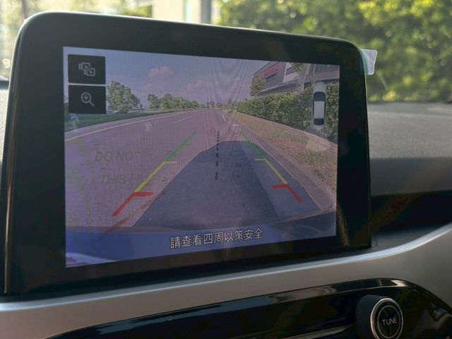 免鑰匙/摸門/雙區恆溫/跟車/車道維持/倒車顯影  第4張相片