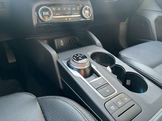 免鑰匙/摸門/雙區恆溫/跟車/車道維持/倒車顯影  第5張相片