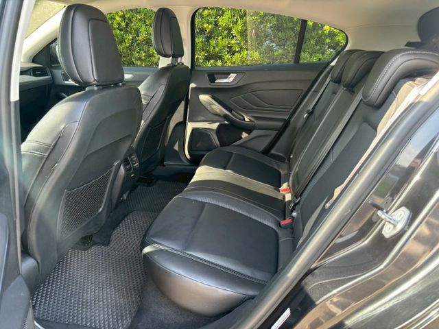 免鑰匙/摸門/雙區恆溫/跟車/車道維持/倒車顯影  第7張相片