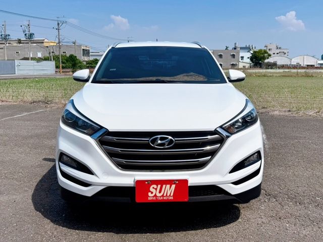 抬頭顯示器/前後錄行車記錄器/後座出風口/下坡輔助/雷達開關/模式切換  第2張相片