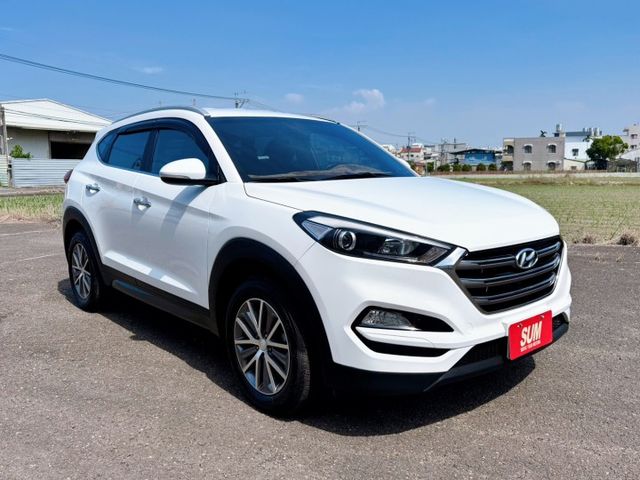 抬頭顯示器/前後錄行車記錄器/後座出風口/下坡輔助/雷達開關/模式切換  第3張相片