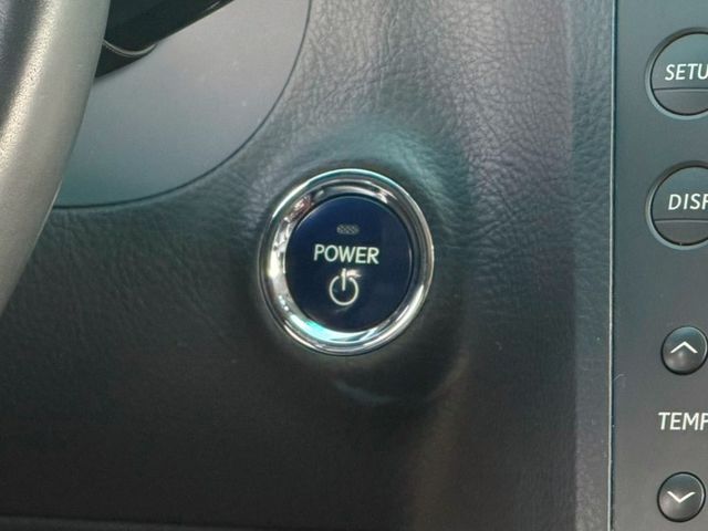 免鑰匙/電動椅/方向盤快控鍵/導航/倒車顯影/定速/通風椅/  第6張相片