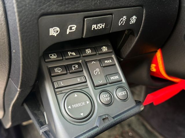 免鑰匙/電動椅/方向盤快控鍵/導航/倒車顯影/定速/通風椅/  第7張相片