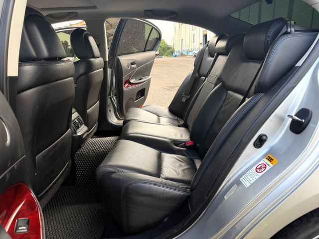 免鑰匙/電動椅/方向盤快控鍵/導航/倒車顯影/定速/通風椅/  第13張相片