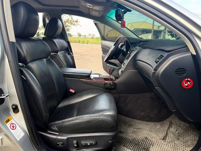 免鑰匙/電動椅/方向盤快控鍵/導航/倒車顯影/定速/通風椅/  第14張相片