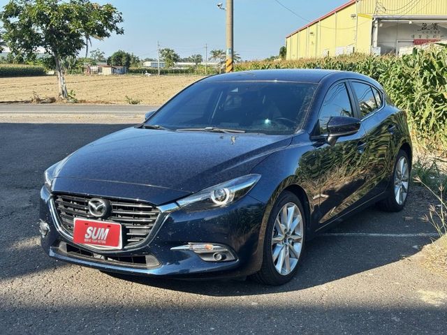 免鑰匙/定速/雙區恆溫/抬頭顯示器/盲點/導航/倒車顯影  第1張相片