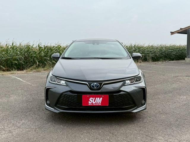 ( 油電 ) 免鑰匙/摸門/恆溫空調/跟車/車道維持/盲點/三畫面倒車顯影/數位電子儀表板  第2張相片