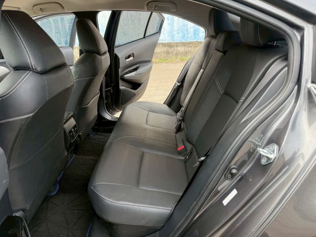 ( 油電 ) 免鑰匙/摸門/恆溫空調/跟車/車道維持/盲點/三畫面倒車顯影/數位電子儀表板  第10張相片