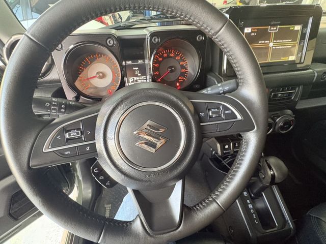 ( 小改款 /四輪傳動 ) 定速/預警碰撞系統/車道偏移/倒車顯影/下坡輔助/恆溫空調/LED頭燈  第4張相片