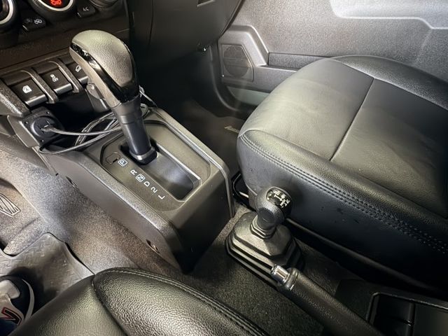 ( 小改款 /四輪傳動 ) 定速/預警碰撞系統/車道偏移/倒車顯影/下坡輔助/恆溫空調/LED頭燈  第7張相片