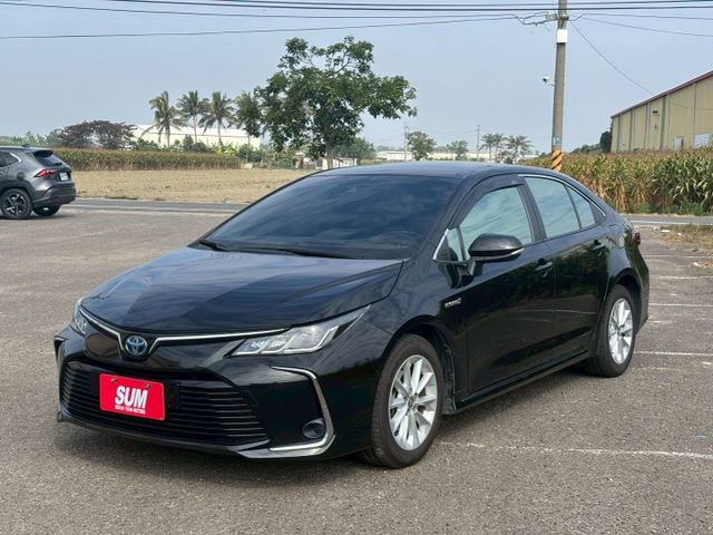 ( 油電 ) 免鑰匙/摸門/恆溫空調/跟車/車道維持/盲點/倒車顯影/導航/預警碰撞  第1張相片