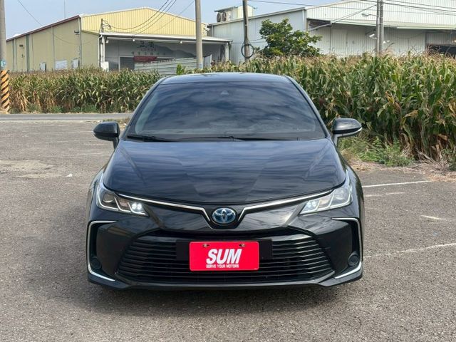 ( 油電 ) 免鑰匙/摸門/恆溫空調/跟車/車道維持/盲點/倒車顯影/導航/預警碰撞  第2張相片