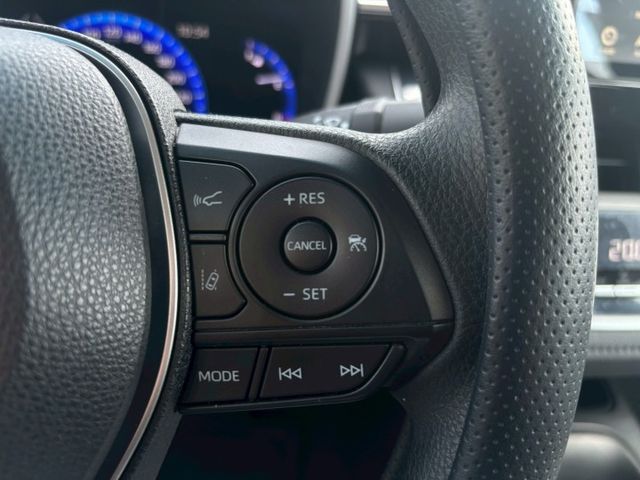 ( 油電 ) 免鑰匙/摸門/恆溫空調/跟車/車道維持/盲點/倒車顯影/導航/預警碰撞  第4張相片