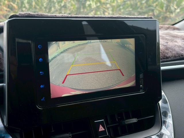 ( 油電 ) 免鑰匙/摸門/恆溫空調/跟車/車道維持/盲點/倒車顯影/導航/預警碰撞  第6張相片