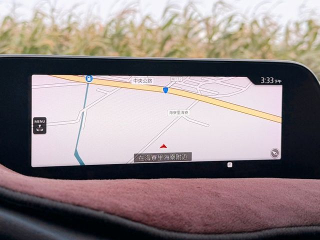 免鑰匙/定速/電動椅/環景/盲點/跟車/記憶座椅/車道置中/抬頭顯示器  第9張相片