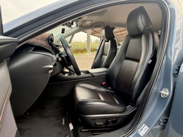 免鑰匙/定速/電動椅/環景/盲點/跟車/記憶座椅/車道置中/抬頭顯示器  第14張相片