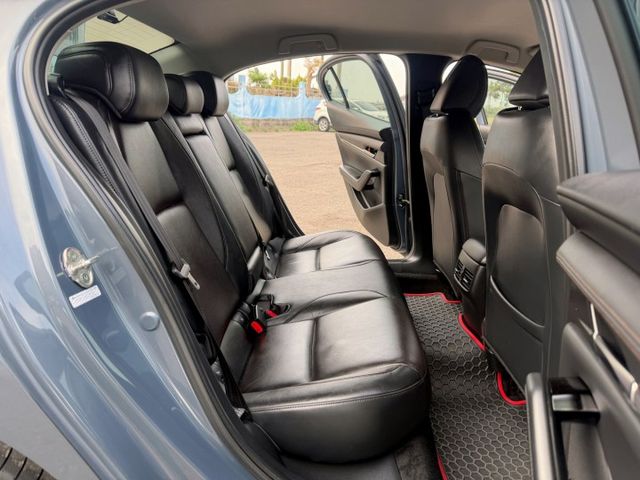 免鑰匙/定速/電動椅/環景/盲點/跟車/記憶座椅/車道置中/抬頭顯示器  第17張相片