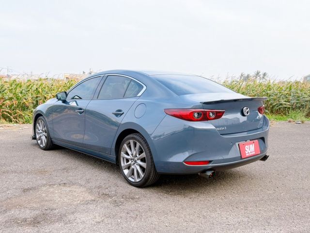 免鑰匙/定速/電動椅/環景/盲點/跟車/記憶座椅/車道置中/抬頭顯示器  第20張相片