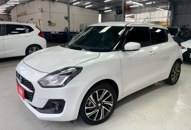 免鑰匙/定速/跟車/方向盤快控鍵/換檔撥片/恆溫空調/車道偏離警示/車道變換輔助  第1張相片