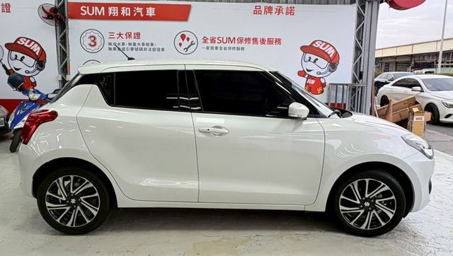 免鑰匙/定速/跟車/方向盤快控鍵/換檔撥片/恆溫空調/車道偏離警示/車道變換輔助  第8張相片