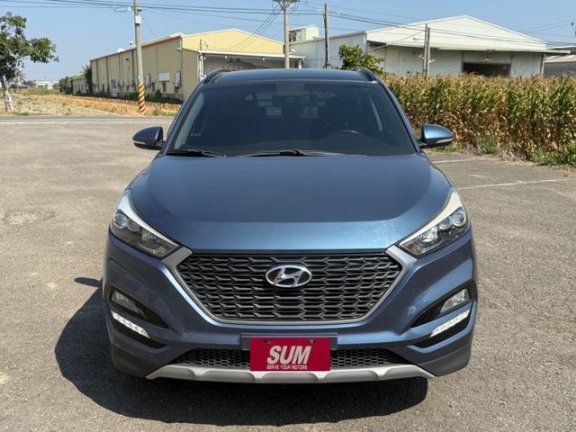 免鑰匙/摸門/盲點/定速/雙區恆溫/安卓機/倒車顯影/全景天窗  第2張相片