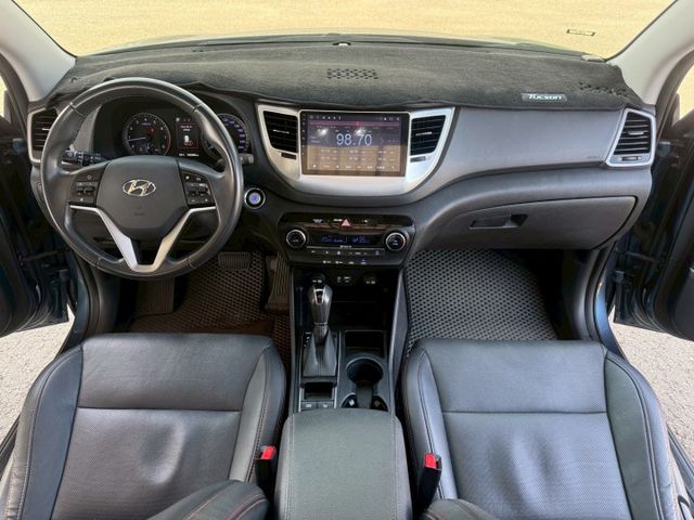 免鑰匙/摸門/盲點/定速/雙區恆溫/安卓機/倒車顯影/全景天窗  第3張相片