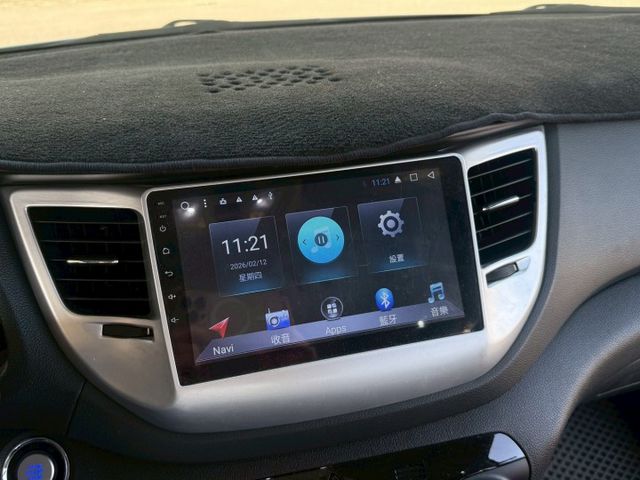 免鑰匙/摸門/盲點/定速/雙區恆溫/安卓機/倒車顯影/全景天窗  第7張相片